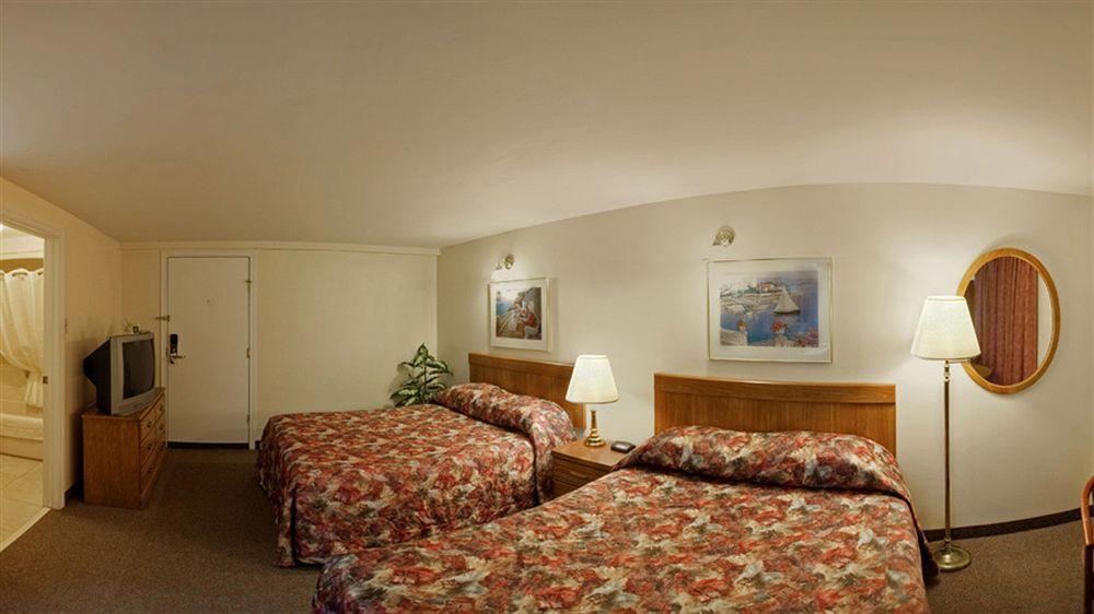 Econo Lodge Inn & Suites Saint John Eksteriør bilde